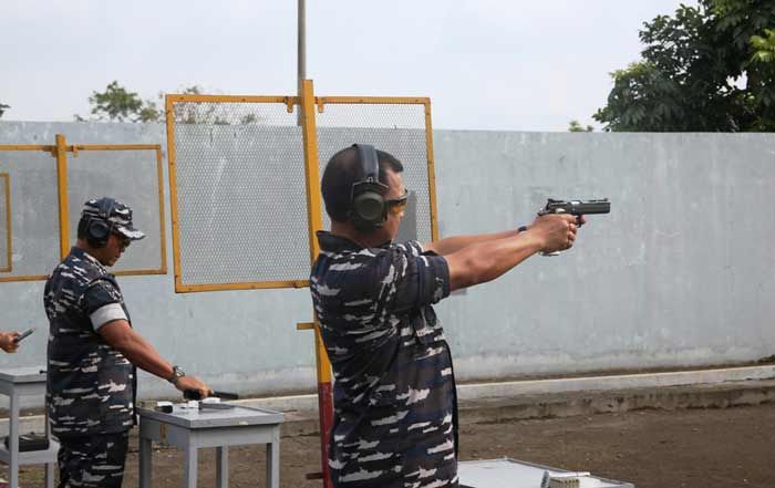 Asah Ketangkasan dan Naluri Tempur, Kasarmatim Pimpin Latihan Menembak