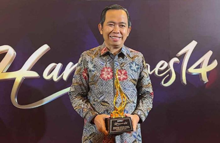 Bupati Jember Terima Penghargaan Atas Komitmen di Bidang Kesehatan dan Pendidikan Bupati Jember Terima Penghargaan Atas Komitmen di Bidang Kesehatan dan Pendidikan