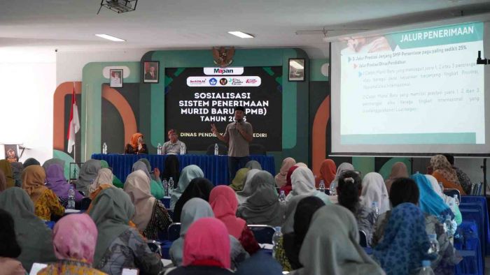 Menyongsong SPMB, Pemkot Kediri Adakan Sosialisasi kepada Kepala Sekolah se-Kota Kediri Menyongsong SPMB, Pemkot Kediri Adakan Sosialisasi kepada Kepala Sekolah se-Kota Kediri
