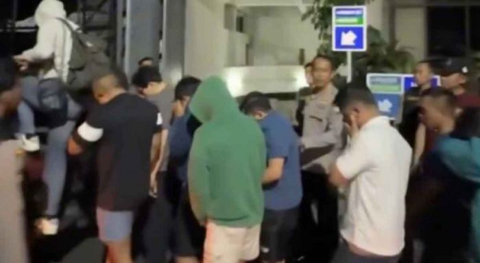 Polrestabes Surabaya Dalami Pesta Gay, Satu ASN Sidoarjo Diamankan Polrestabes Surabaya Dalami Pesta Gay, Satu ASN Sidoarjo Diamankan