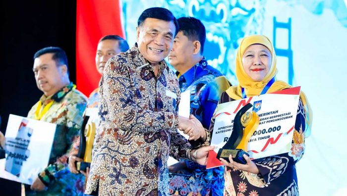 Jawa Timur Raih Penghargaan Penurunan Pengangguran Terbaik