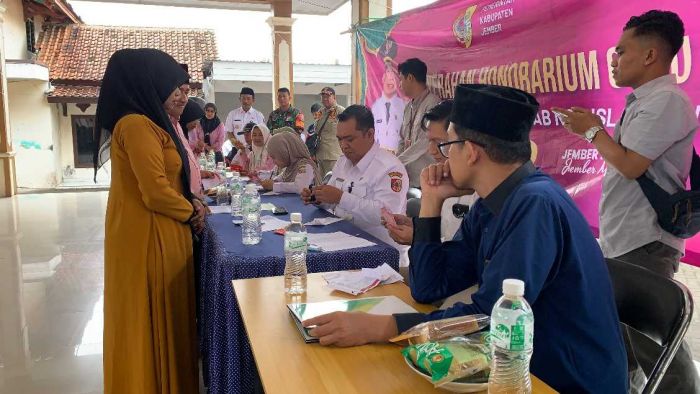 Jangkau 22 Ribu Penerima, Pemkab Jember Salurkan Honor Guru Ngaji dengan Skema Baru Jangkau 22 Ribu Penerima, Pemkab Jember Salurkan Honor Guru Ngaji dengan Skema Baru