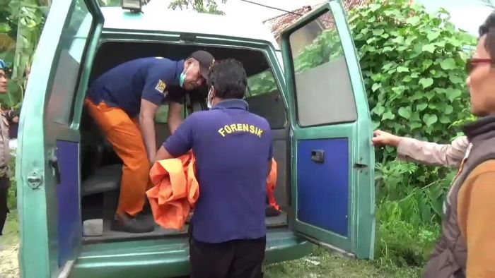 Selidiki Kematian, Polres Ngawi Bongkar Kuburan Bayi Hasil Hubungan Gelap