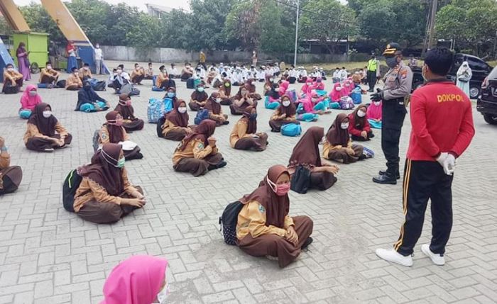 Polresta Sidoarjo Lakukan Pengecekan Kesehatan Terhadap Ratusan Santri Ponpes Amanatul Ummah