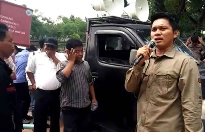 Gelar Demo di Kantor Gubernur Jatim, Pakis Minta Jabatan Sekda Bangkalan Dicopot