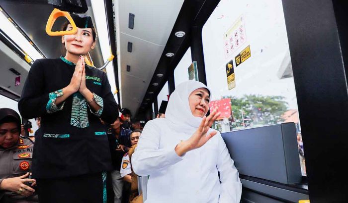Inovasi Transportasi Publik, Gubernur Khofifah Dinobatkan Jadi Pemimpin Daerah Terbaik