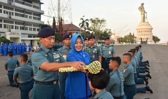 Pangkoarmada II Terima Perwira Remaja Lulusan AAL Angkatan ke-64 Pangkoarmada II Terima Perwira Remaja Lulusan AAL Angkatan ke-64