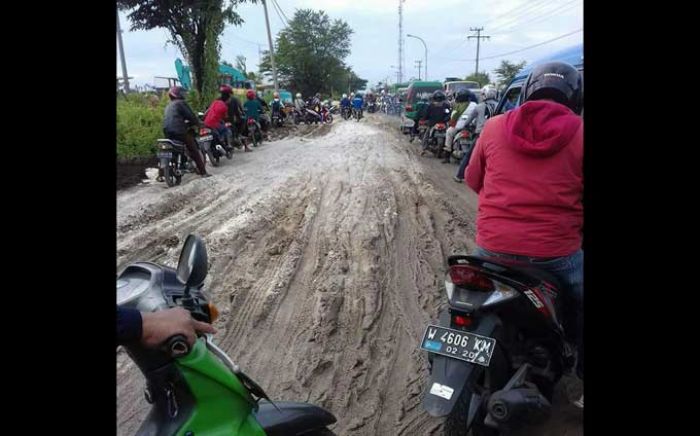 Hanya Dipedel, Dewan Pertanyakan Perbaikan Jalan Rusak di Manyar