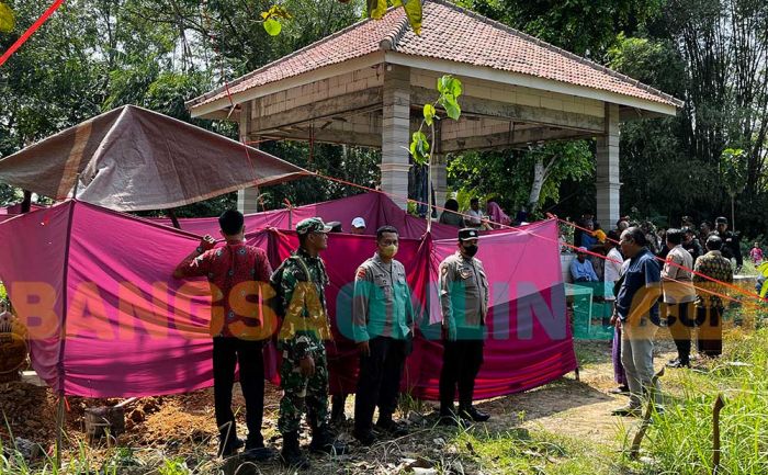 Nestapa Korban Penganiayaan di Sampang: 8 Bulan Meninggal, Kuburannya Dibongkar untuk Diautopsi