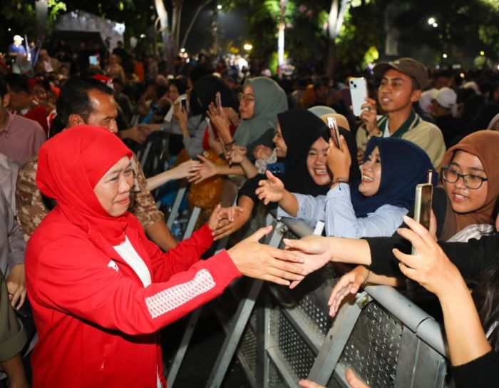 Ribuan Warga Jatim Meriahkan Pesta Rakyat HUT ke-80 Kemerdekaan Bersama Khofifah dan Wagub Emil