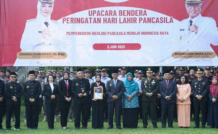 Pimpin Upacara Hari Lahir Pancasila 2025, Wali Kota Kediri Bacakan Pidato dari Kepala BPIP Pimpin Upacara Hari Lahir Pancasila 2025, Wali Kota Kediri Bacakan Pidato dari Kepala BPIP