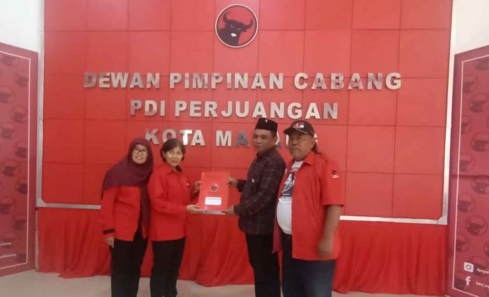 Daniel Rohi Kembalikan Formulir Pendaftaran Calon Wali Kota Malang ke PDIP