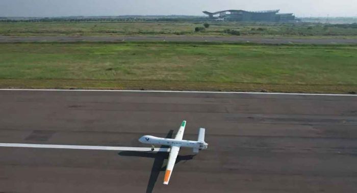 Elang Hitam Sukses Terbang, Bukti Kesiapan Industri Drone Indonesia Elang Hitam Sukses Terbang, Bukti Kesiapan Industri Drone Indonesia
