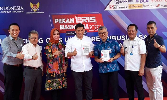 Wali Kota Kediri Hadiri Launching QRIS di Pasar Pahing Wali Kota Kediri Hadiri Launching QRIS di Pasar Pahing