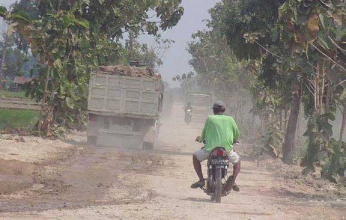 Polusi Debu Proyek Galian C di Kasreman Ngawi Ganggu Warga