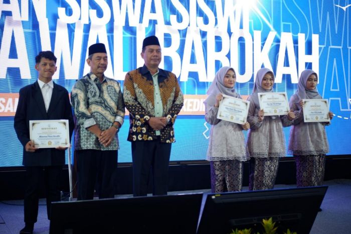 Lepas Santri Kelas 12 Angkatan Pertama PKPPS Ulya Wali Barokah, Ini Pesan Kepala Kemenag Kota Kediri Lepas Santri Kelas 12 Angkatan Pertama PKPPS Ulya Wali Barokah, Ini Pesan Kepala Kemenag Kota Kediri