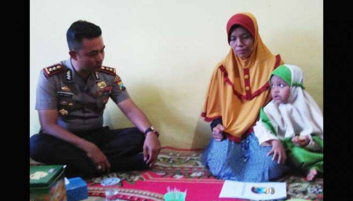 Kapolres Sidoarjo Silaturrahim ke Rumah Korban Pelemparan Batu di Sarirogo