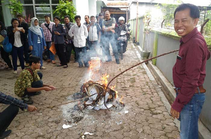 73 Peserta Ikuti Seleksi Tes Tulis Panwascam Kota Malang 73 Peserta Ikuti Seleksi Tes Tulis Panwascam Kota Malang