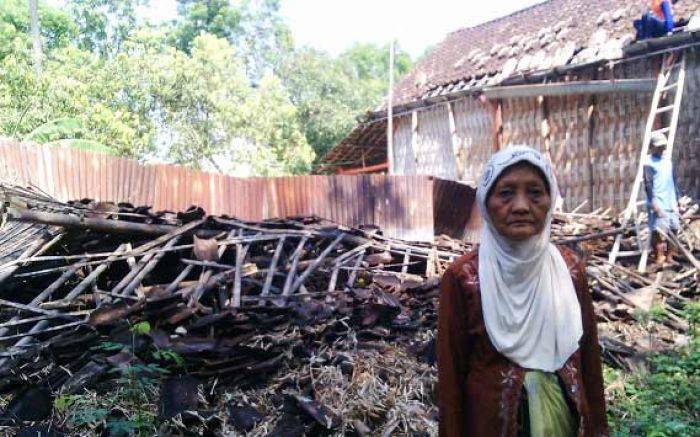 Lagi, Badai Angin Terjang Bojonegoro Ratusan Rumah Rusak, 6 Roboh