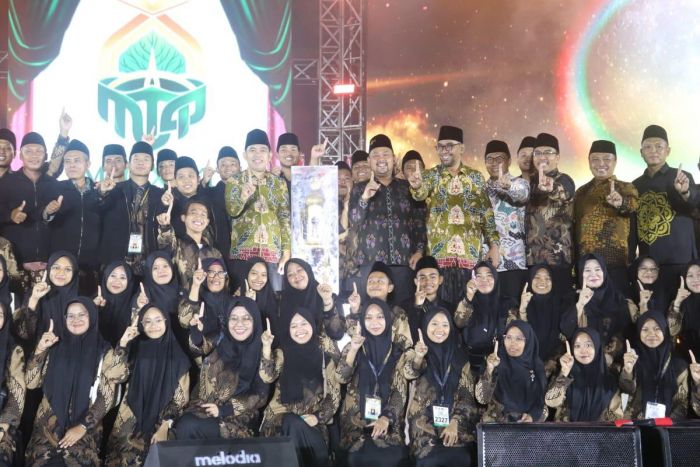 Peroleh 132 Poin, Gresik Jadi Juara Umum di Ajang MTQ ke XXXI Jatim 2025 Peroleh 132 Poin, Gresik Jadi Juara Umum di Ajang MTQ ke XXXI Jatim 2025