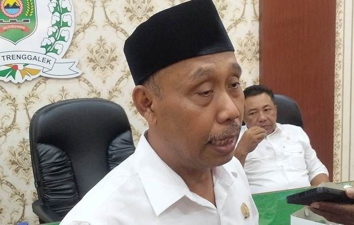 Hearing Jalan Rusak Plumpit-Dongko, Wakil Ketua DPRD Pastikan Perbaikan Jalan Bulan Februari 2025