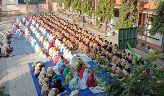 Ratusan Siswa - Guru MTs YPM 1 Wonoayu Sidoarjo Gelar Doa Bersama dan Tahlil untuk BJ Habibie