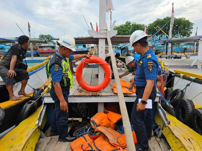 Jelang Nataru, KSOP Probolinggo Gelar Operasi Keselamatan di Pelabuhan