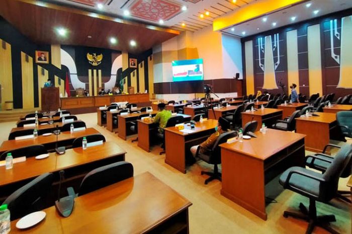 Tok! DPRD Kabupaten Pasuruan Sahkan Raperda Perubahan RPJMD 2018–2023