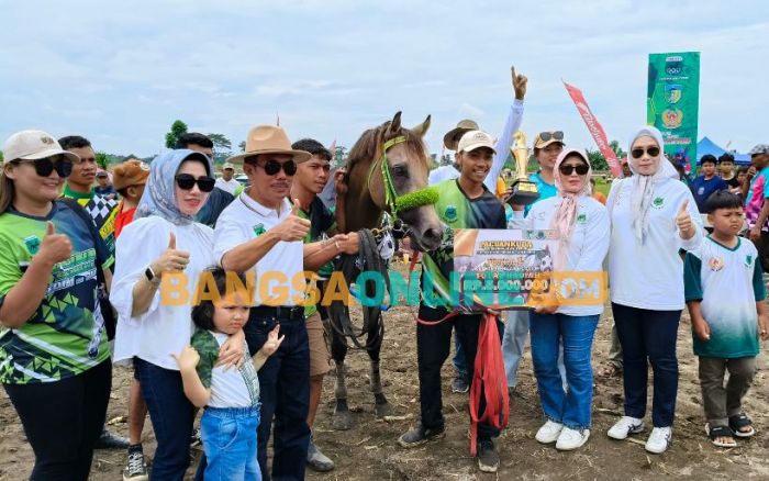 Jaring Atlet untuk Porprov, Pordasi Kediri Gelar Kejurprov Berkuda di Lapangan Desa Wates