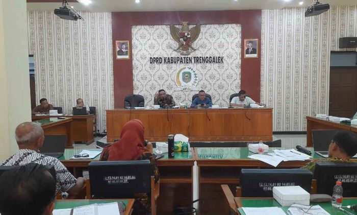 Komisi III DPRD Trenggalek Bersama Dinas PKPLH dan PUPR Bahas RKA 2025