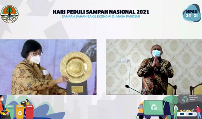 ​Pemkot Surabaya Terima Penghargaan dari KLHK Atas Keberhasilan Kurangi Volume Sampah di TPA