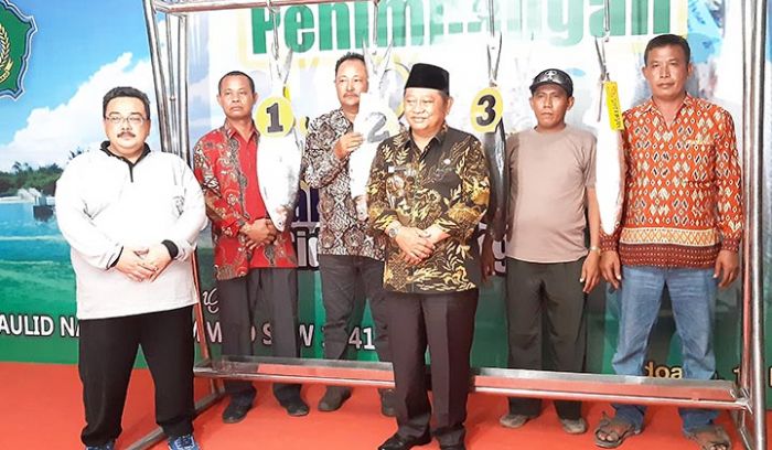 Bandeng 7,66 Kg Sabet Juara Satu Kontes Lelang Bandeng Kawak Sidoarjo