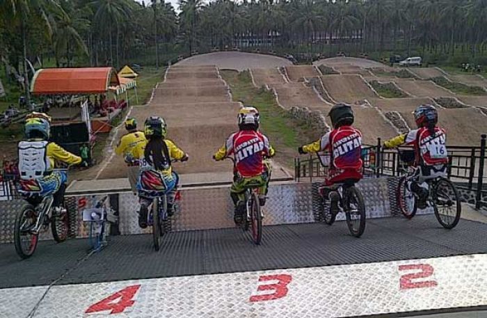 301 Atlet BMX dari 5 Negara Adu Kecepatan di Sirkuit Muncar Banyuwangi