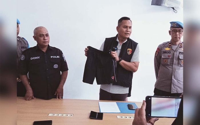 Tipu Korban Rp107 Juta dengan Modus Rekrutmen Pemain Sepak Bola, Polisi Gadungan Dibekuk Tipu Korban Rp107 Juta dengan Modus Rekrutmen Pemain Sepak Bola, Polisi Gadungan Dibekuk