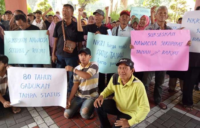 Tuntut Sertifikat Tanah, Ratusan Warga Gadukan Utara Geruduk Dewan