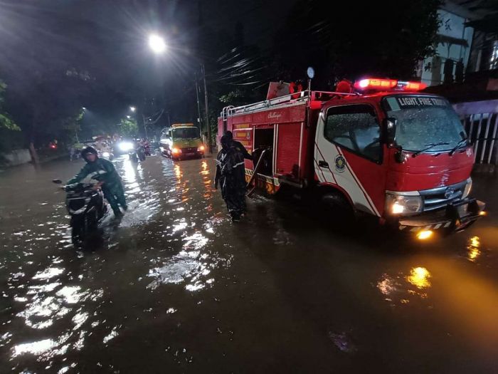 BMKG Tanjung Perak Paparkan Penyebab Hujan Deras hingga Akibatkan Banjir di Surabaya