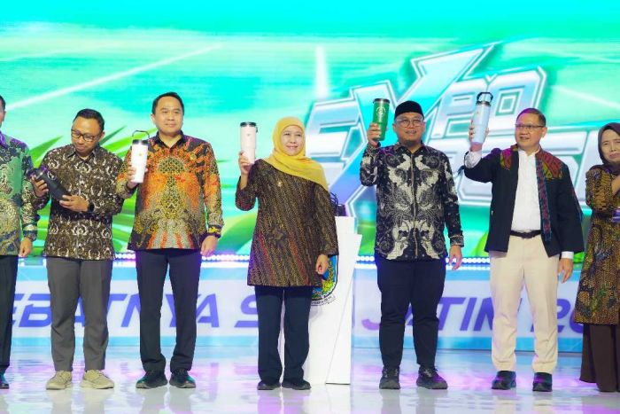 Gubernur Khofifah Canangkan Bebas Sampah Plastik di Lingkungan Sekolah se-Jatim