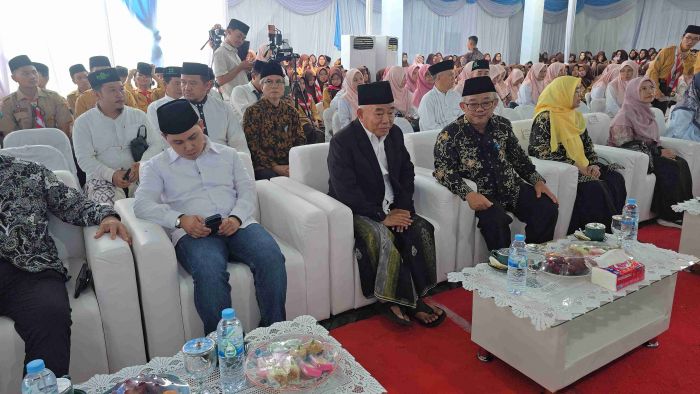 Pinang Kiai Asep Jadi Anggota Dewan Pendidikan, Mendikdasmen: Jika Ditolak Sakitnya Tuh di sini