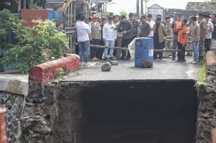 Bupati Mojokerto Ungkap Perbaikan Jembatan Desa Wonodadi yang Putus dengan Anggaran BTT