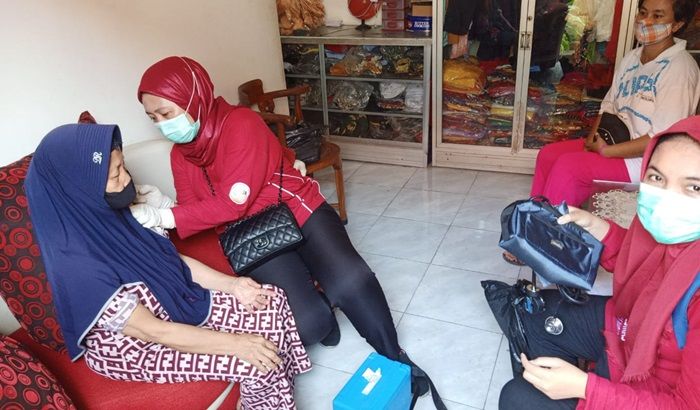 Penyandang Disabilitas dan ODGJ Surabaya Antusias Disuntik Vaksin