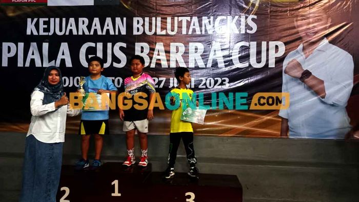 Ratusan Atlet Bulu Tangkis se-Jawa Timur Ikuti Gus Barra Cup