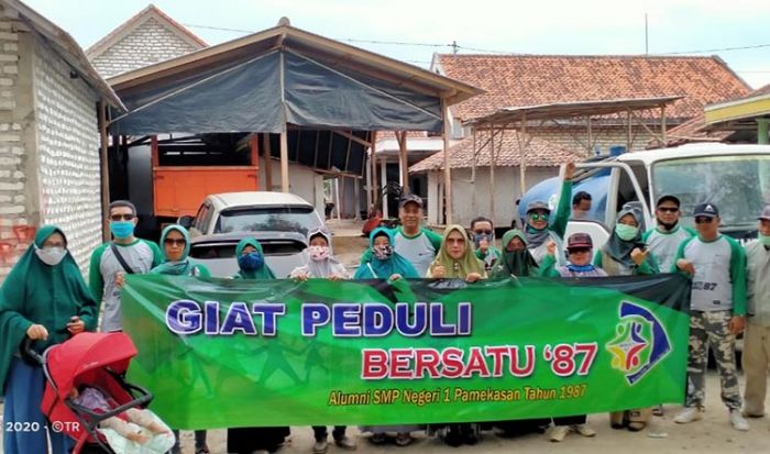 Peduli Dampak Kekeringan, Alumni SMPN 1 Pamekasan "Bersatu 87" Kirim Bantuan Air Bersih