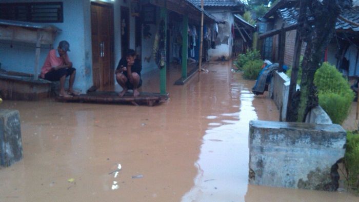 Tanggul Jebol, Ribuan KK di Kediri Terdampak Banjir