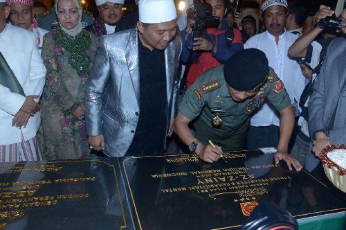 Panglima TNI Resmikan Pesantren Az-Zainy Malang