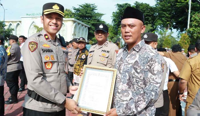 Polres Gresik Apresiasi Tokoh Masyarakat dan Personel Berprestasi