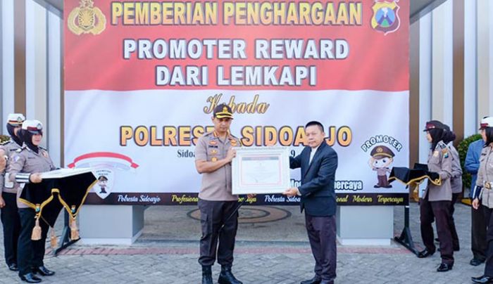 Kapolresta Sidoarjo Terima Tiga Penghargaan Promoter 2019