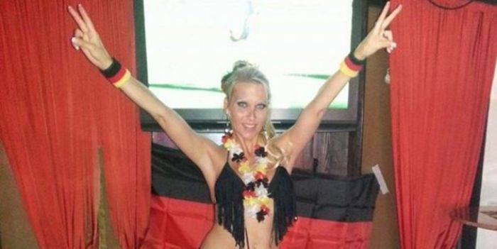 Guru SD Ini Dipecat Setelah Terima Penghargaan Aktris Porno Terbaik