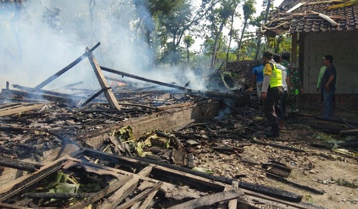 ​Ditinggal ke Pasar, Rumah Warga Karangjati Ngawi Ludes Terbakar