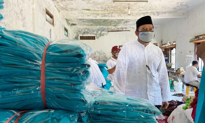 Sambangi Usaha Konveksi di Jabon, BHS Dorong UMKM Manfaatkan KUR