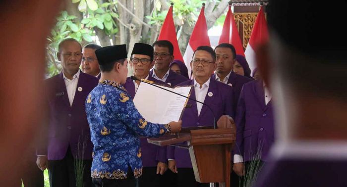 Kukuhkan TP Posyandu Kabupaten Mojokerto 2025-2030, Gus Barra Dorong Transformasi 6 Bidang SPM